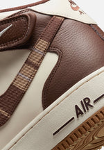 Load image into Gallery viewer, Air Force 1 mid &#39;07 LX

