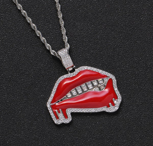 20″ Rocky Horror Iced Lips & Zirconia Teeth Pendant (gold)
