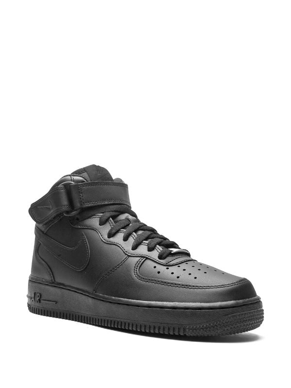Nike Air Force 1 Triple Black Sneaker